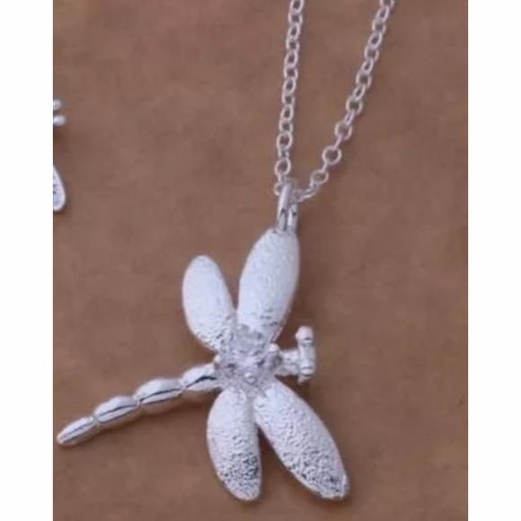 Dragonfly Silver Necklace 18” NEW 🌷 - Picture 4 of 10